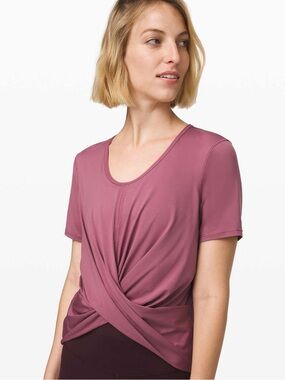2 Lululemon Front Twist Crop Top Shirt Do the Daily Short Sleeve Pink Plumful